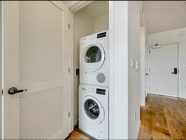 1188 Valencia St #404 — Photo 13