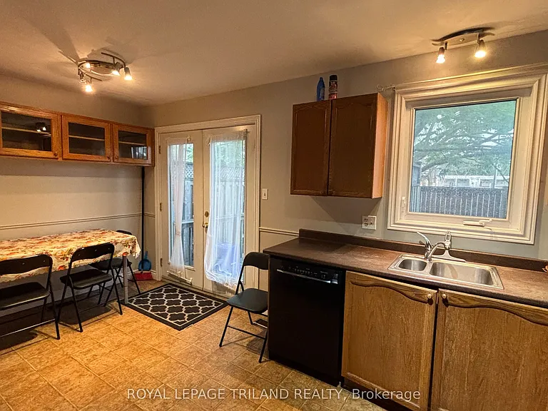 511 Admiral Dr #17 — Photo 3