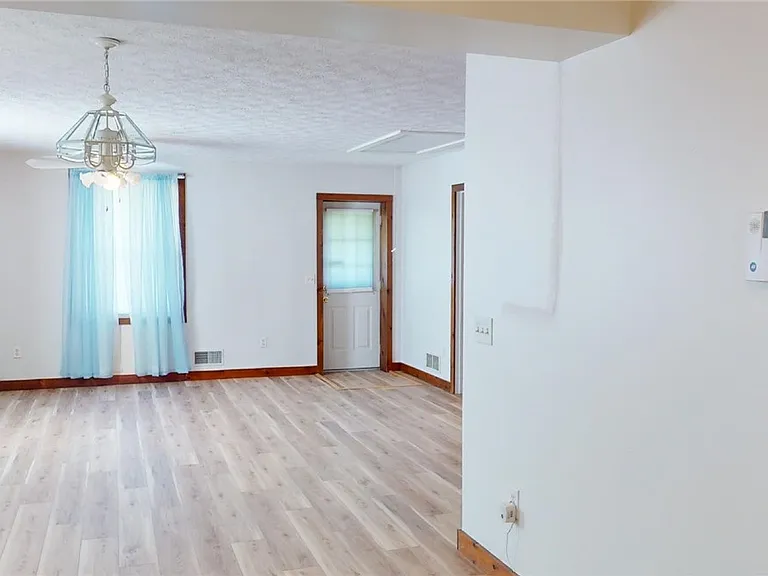 357 Lowden Point Rd — Photo 18