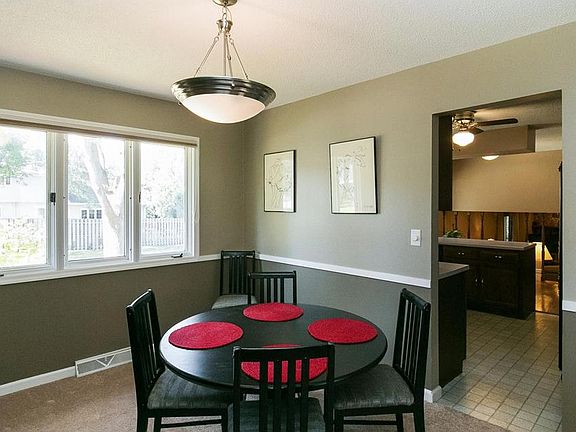 4th image of 2015 Vista Cir NW