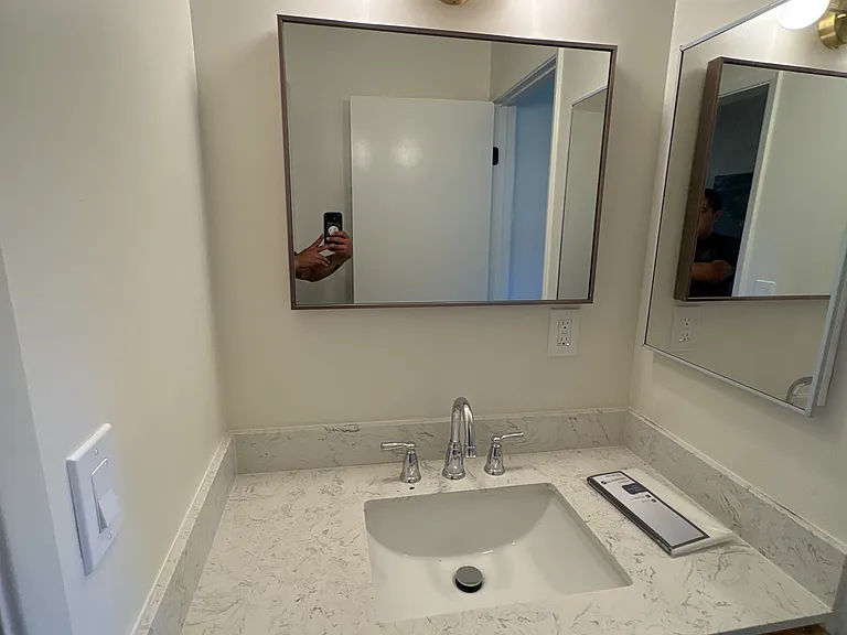516 E Oak St #B — Photo 10