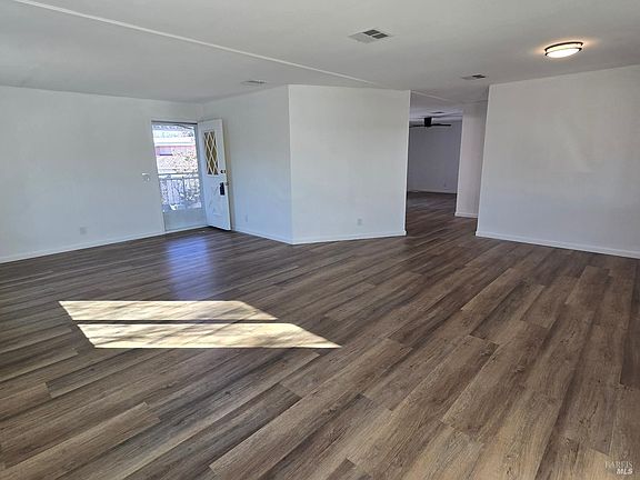 4th image of 468 Colonial Park Drive
