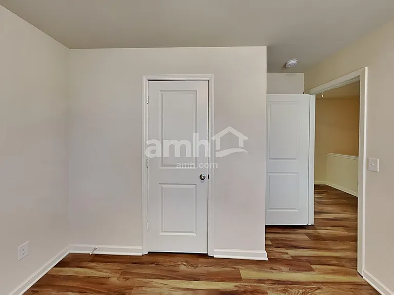 278 Scotland Dr — Photo 18
