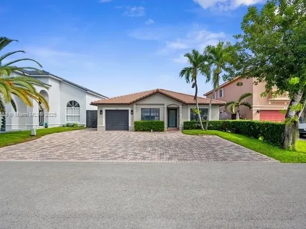 7761 NW 193rd Ter, Hialeah, FL 33015