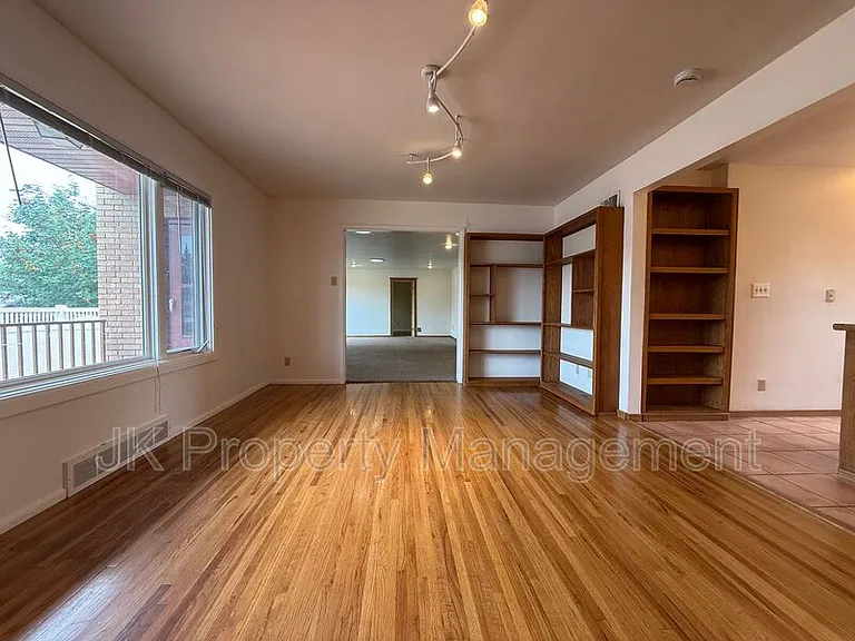 806 Forest Ave — Photo 15