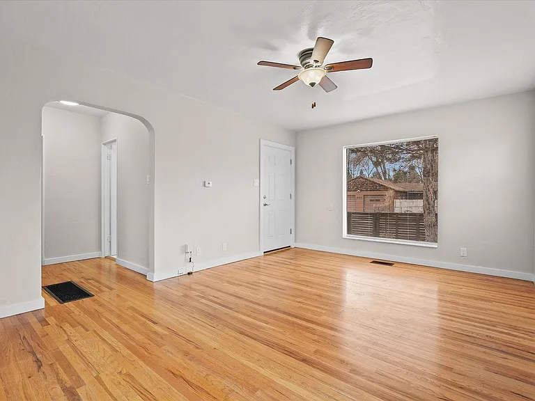 545 Modoc St — Photo 6