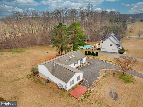 3rd image of 6984 Bluebird Hill Pl