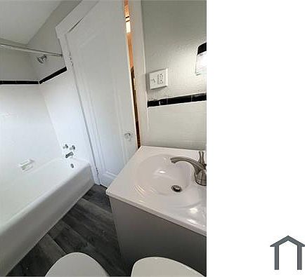 4th image of 686 Princeton Blvd Floor 2