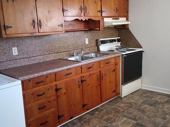 3rd image of 432 Virginia Ave #C