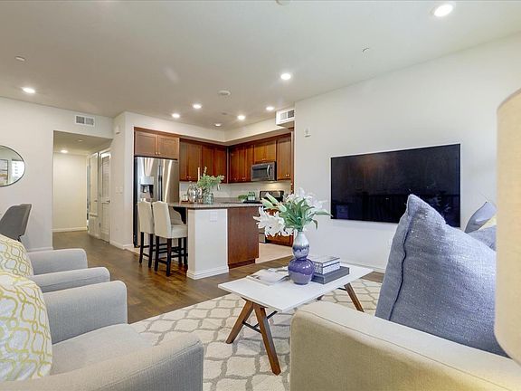 4th image of 2083 Mahuron Cir