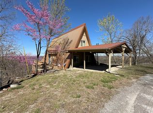 27 Saturn Ave, Eureka Springs, AR 72631