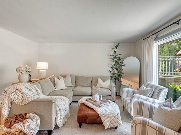 5th image of 3778 Weeburn Dr