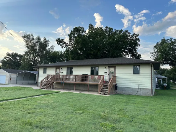 2317 17th St, Great Bend, KS 67530