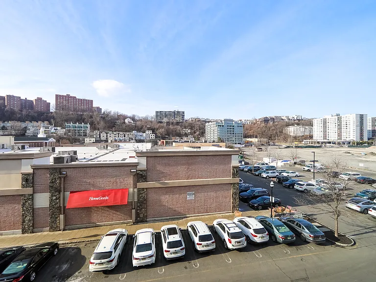 10 Main St #B204 — Photo 14