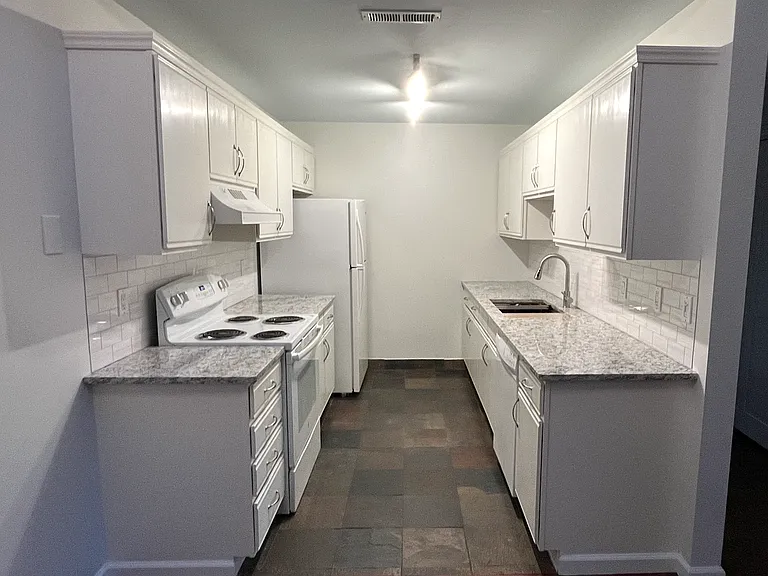 85 Meadowood Dr #C4 — Photo 3