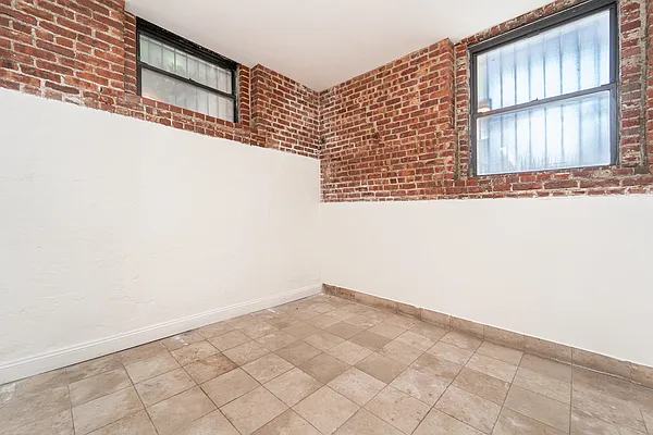 Rented by Modern Spaces | media 74