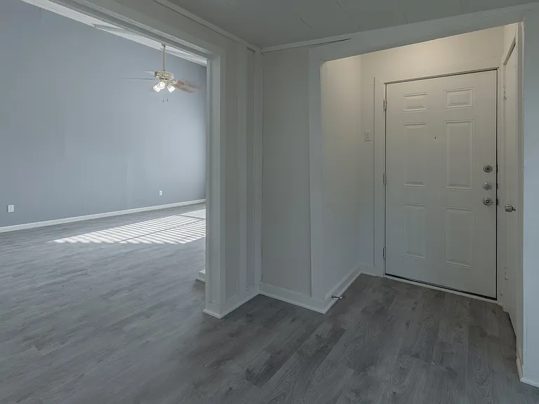 709 Arrowhead Cir — Photo 15