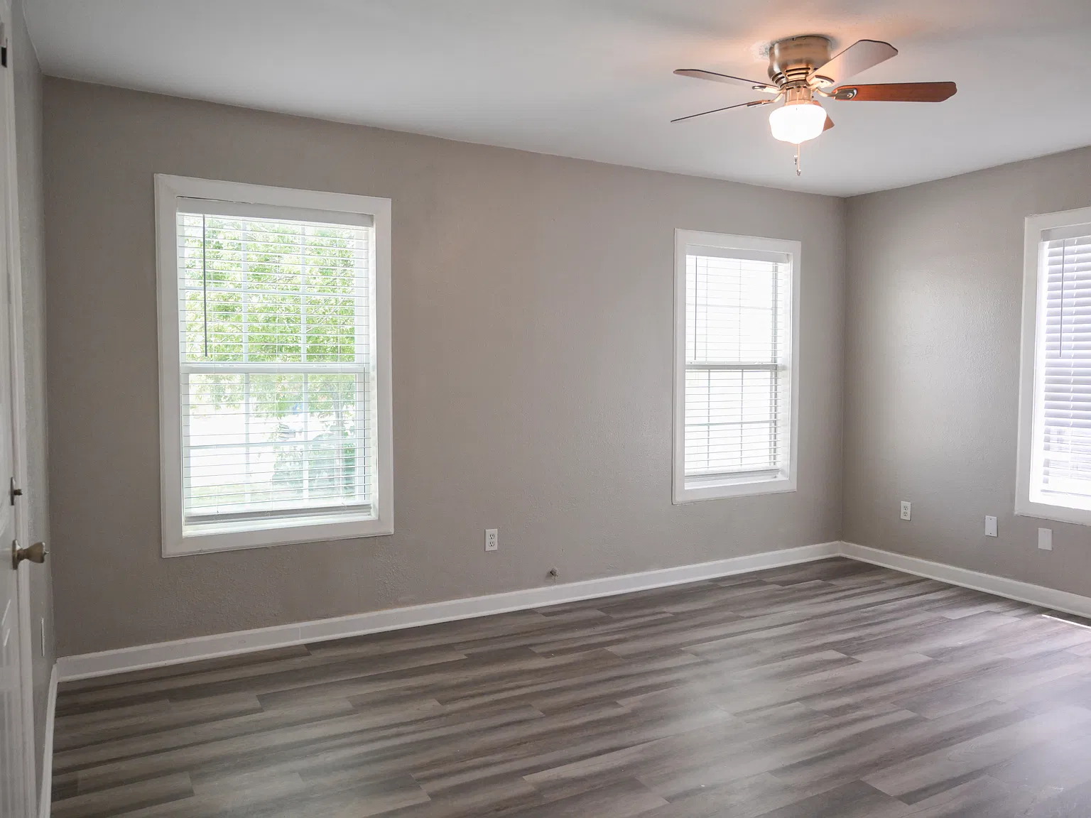 2 bed, 700 sqft, $1,250 — Photo 2
