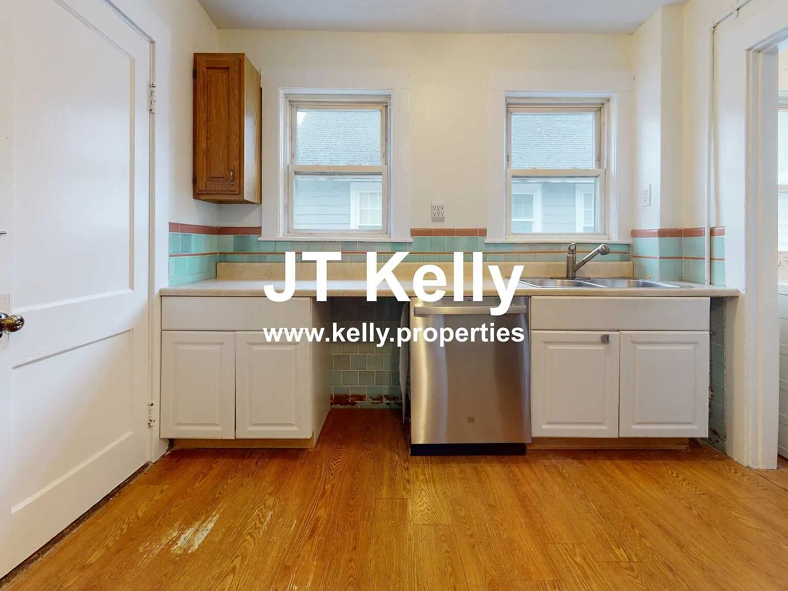 4 bed, $3,500 — Photo 1