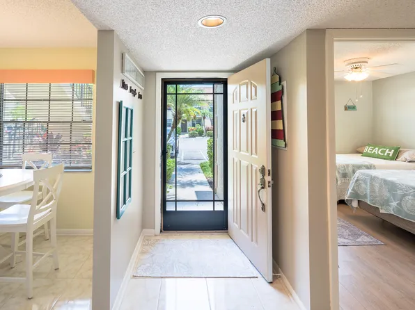 1401 Pinecrest Cir APT A, Jupiter, FL 33458