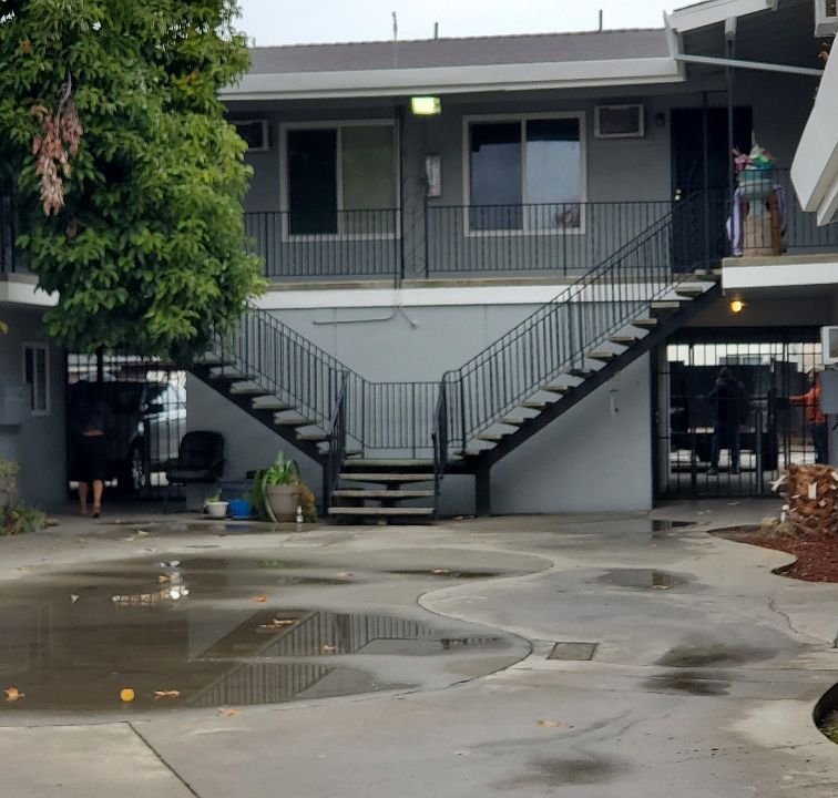 2nd image of 137 W 19th St APT 8