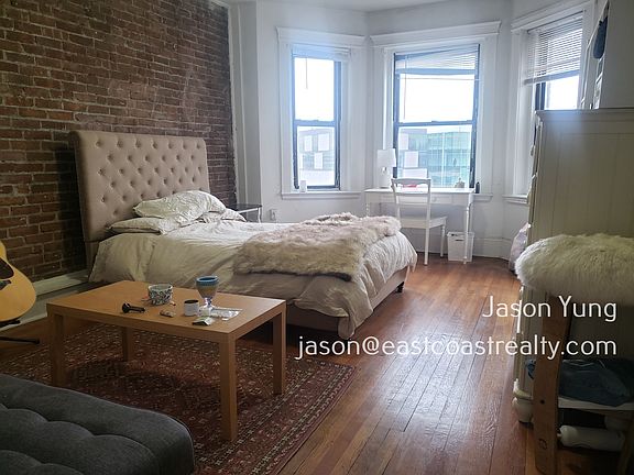 2nd image of 234 Hemenway St #19