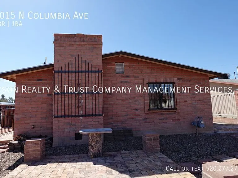 1015 N Columbia Ave — Photo 3