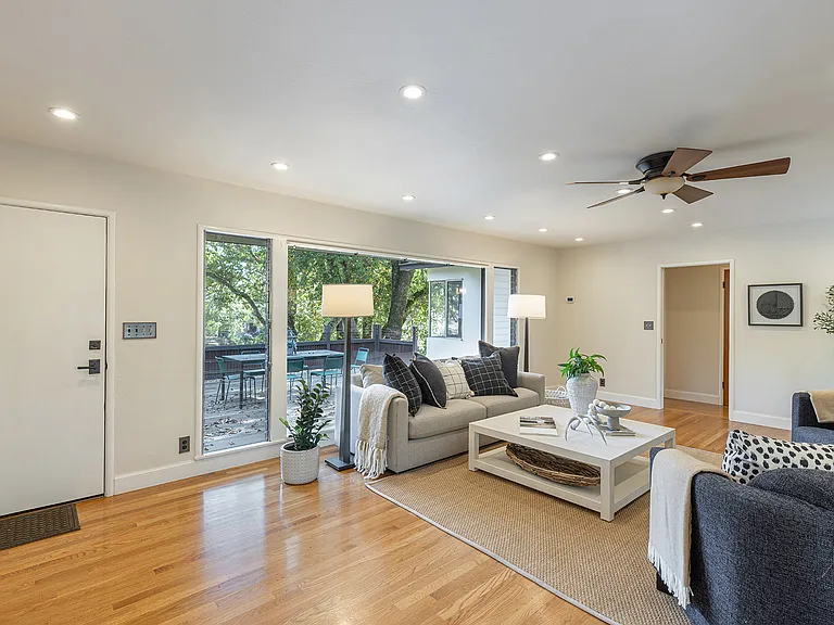525 Keyes Ave — Photo 8