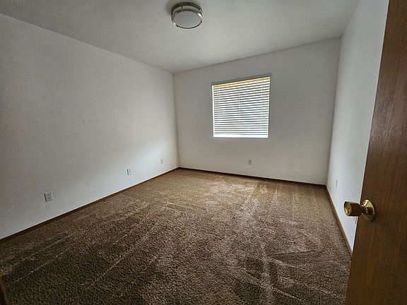 5th image of 905 E White Birch Ave #B