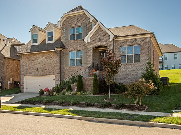 2nd image of 2653 Paddock Park Dr