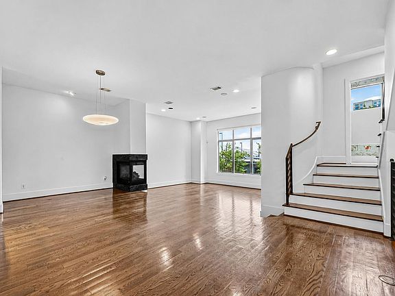 5th image of 1110 Autrey St APT C