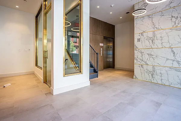 Rented by EXR | media 25