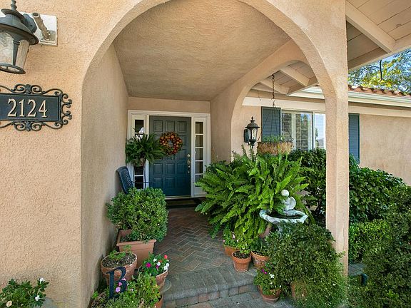 3rd image of 2124 El Arbolita Dr