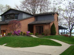 6715 River Rd, Cottrellville, MI 48039