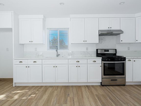 4th image of 3410 S Woodland Pl #2