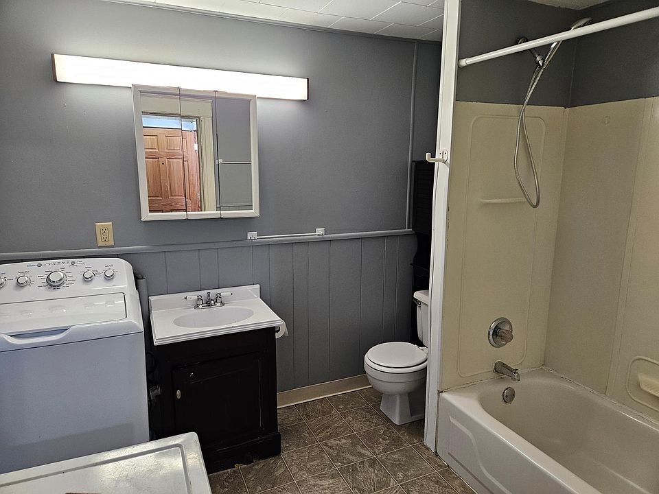 Upstairs bathroom