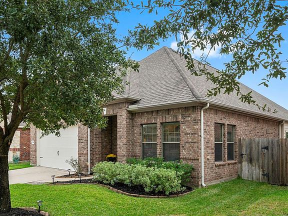 3rd image of 815 E Tide Bay Circle