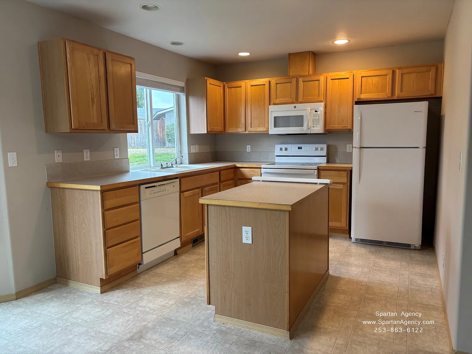 3 bed, 2.5 bath, 1510 sqft, $2,600 — Photo 4