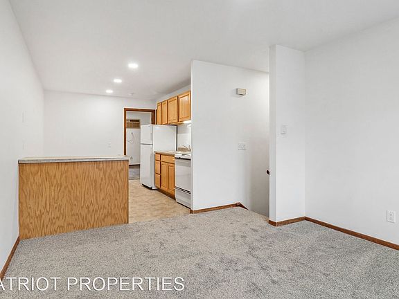 2nd image of 881-889 Janesville St #17751116