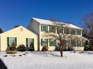 312 Hillview Dr, Nazareth, PA 18064