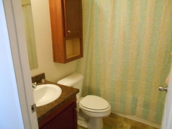 Lot 51 - main full bathroom