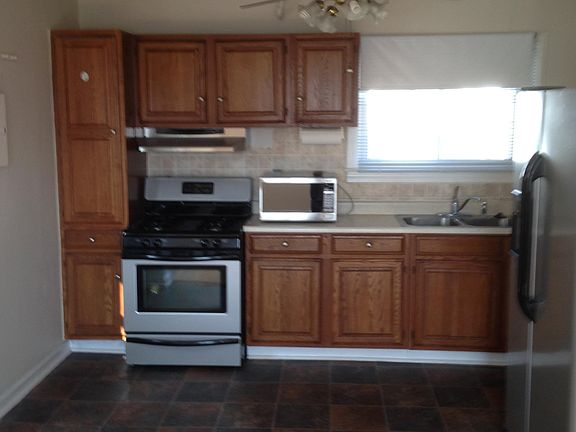 4th image of 28617 Rosemont St