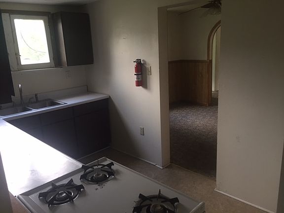 3rd image of 115 Woodward Ave APT 2