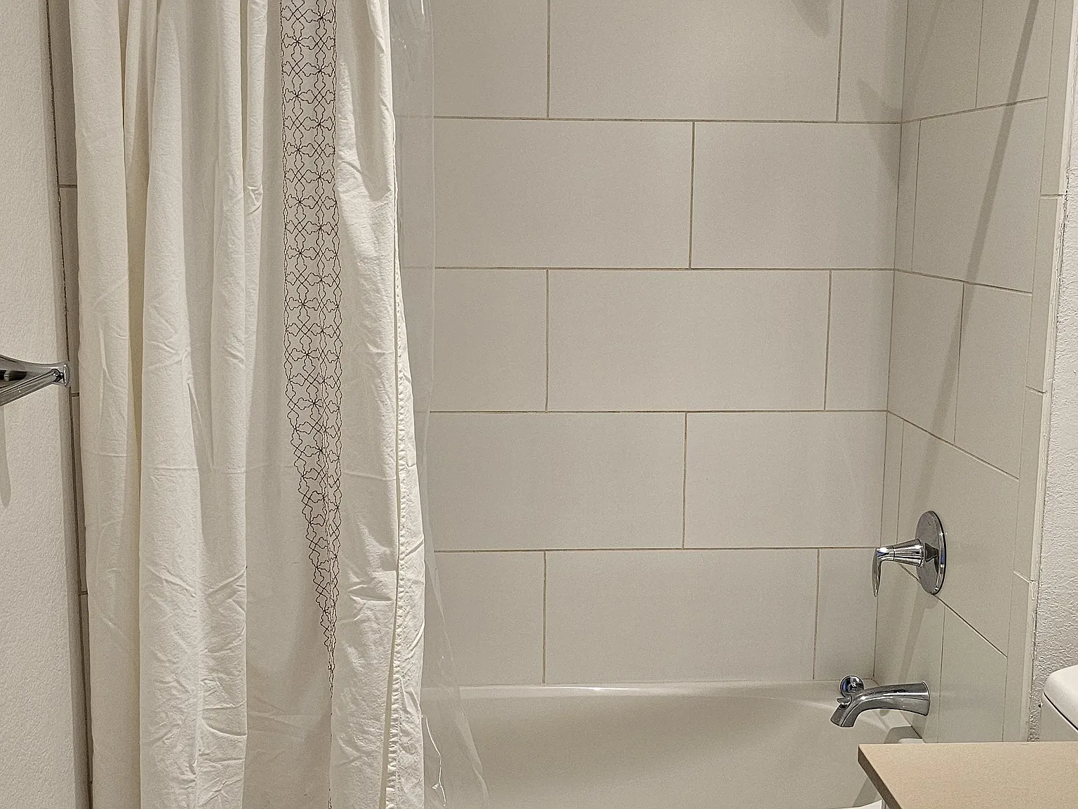 1 bed, 779 sqft, $2,700 — Photo 3