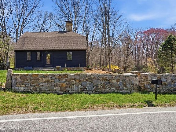 3rd image of 604 Pendleton Hill Rd
