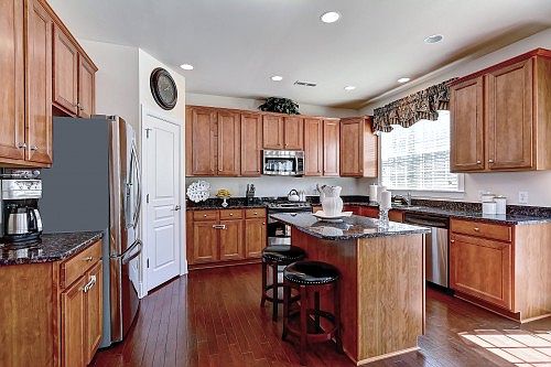 4th image of 5086 Cressingham Dr