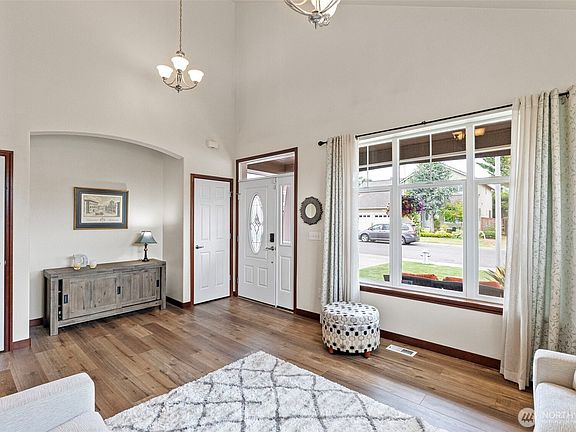4th image of 16815 134th Avenue Ct E
