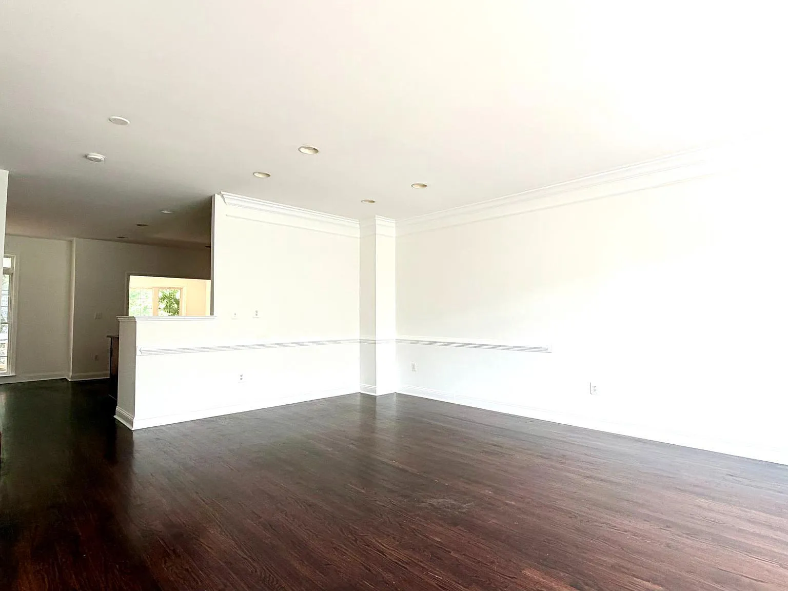 4 bed, 3.5 bath, 1910 sqft, $3,800 — Photo 4