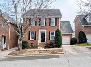 205 Greenview Dr, Chapel Hill, NC 27516