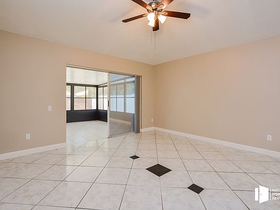 4th image of 10516 Cherry Oak Cir